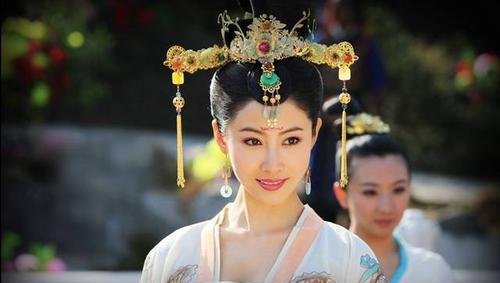 新城公主同母姐姐长乐公主李丽质，嫁长孙无忌之子长孙冲。城阳公主，初
