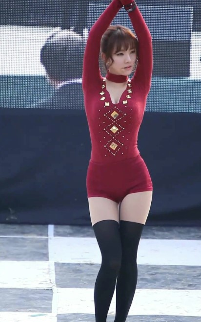 min hee[7]外文名朱敏希中文名2012年2月9日,加入stellar组合正式出道